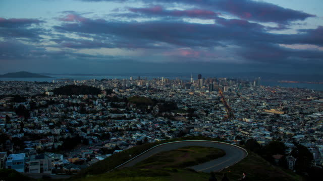 Die-Innenstadt-von-San-Francisco-Tag-zu-Nacht-Sonnenuntergang-Timelapse