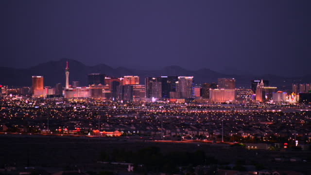 Ciudad-de-las-Vegas-por-la-noche.-Skyline-de-las-Vegas