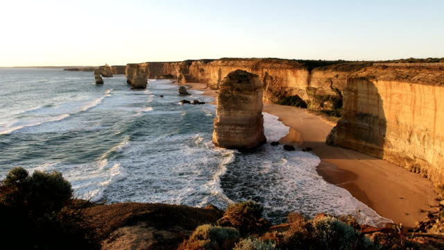 sunset-zoom-in-shot-of-the-twelve-apostles-on-the-great-ocean-road