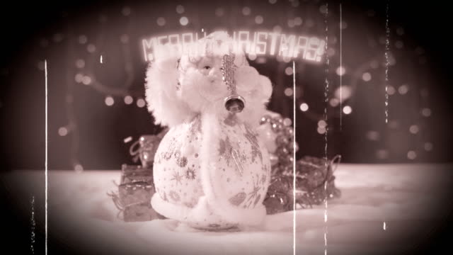 Tres-músicos-divertidos-Papá-Noel-con-sus-regalos-son-divertirse,-bailar,-celebrar-y-felicitar-en-la-nieve-girando-y-al-final-la-inscripción-feliz-Navidad.