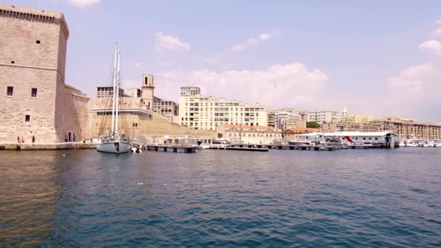 Stadt-Marseille-und-der-alte-Hafen