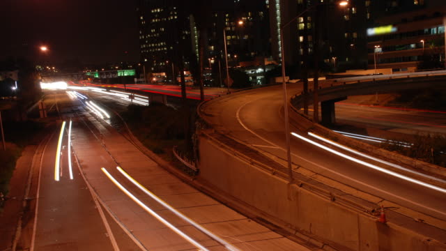 Die-Innenstadt-von-Los-Angeles-City-Nacht-Verkehr-Zeitraffer
