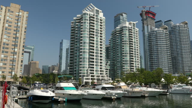 Downtown-city-view-of-Toronto-Ontario-Canada