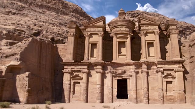 Monastery-carved-on-rock-at-Petra