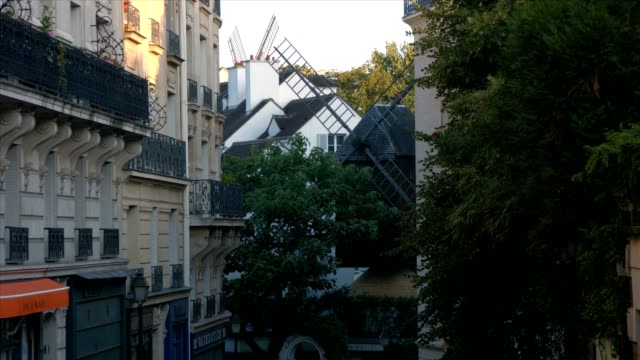 Los-molinos-de-viento-de-París