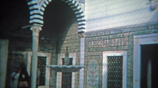 RABAT,-MARRUECOS-1972:-En-el-interior-azul-cerámica-de-Mezquita-marroquí-turismo-sitio.