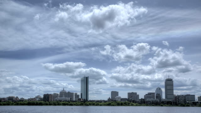 HDR-Zeitraffer-Skyline-von-Boston-und-auf-den-Charles-River