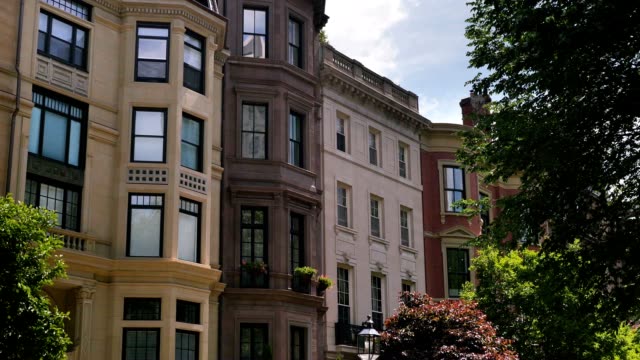 Típico-Brownstone-los-edificios-de-apartamentos-en-el-centro-de-la-ciudad-de-Boston