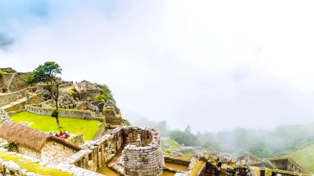 Time-lapse-of-clouds-in-rainy-season-on-Machu-Picchu