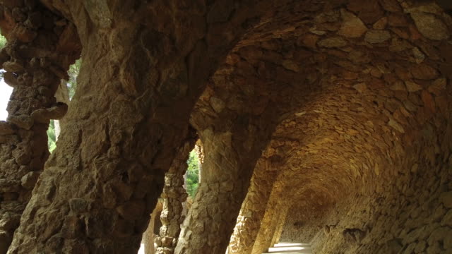 Architecture-detail-at-Park-Guell