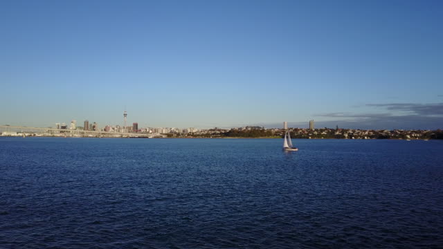 Am-Abend-Segeln-in-Auckland,-Neuseeland