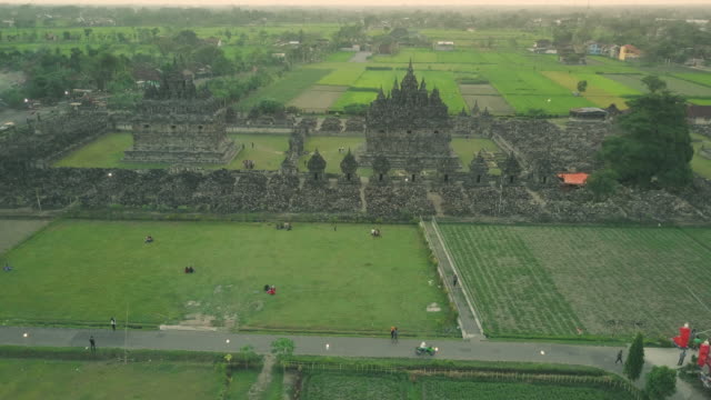 Plaosan-Tempel-Antenne-Timelpase,-buddhistische-Tempel-befindet-sich-in-Bugisan-Dorf,-Yogyakarta,-Indonesien