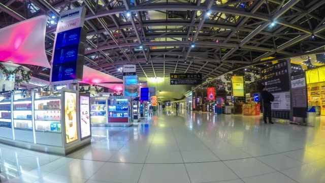 4K,-lapso-de-tiempo-dentro-de-salida-termina-el-aeropuerto-de-Suvarnabhumi-bangkok-Tailandia