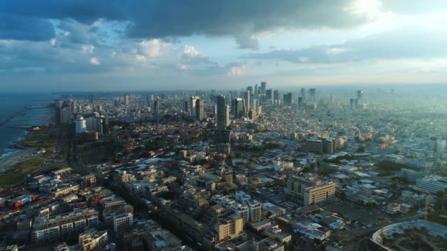 Tel-Aviv-Skyline-von-Drohne