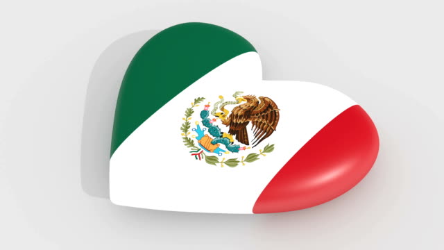 Pulsating-heart-in-the-colors-of-Mexico-flag,-on-a-white-background,-3d-rendering,-loop