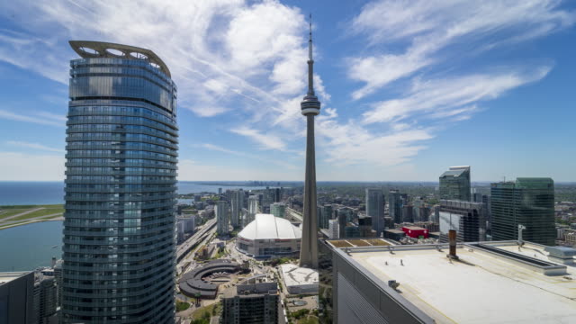Ciudad-moderna-horizonte-Downtown-Toronto-tráfico