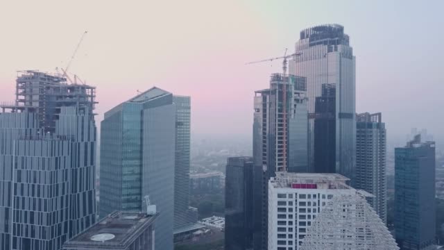 Luftaufnahme-von-Downtown-Jakarta-am-Morgen