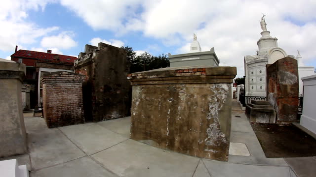 New-Orleans-Cemetery-Panorama