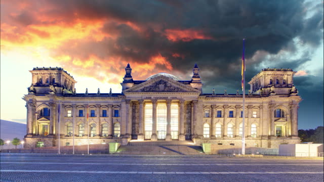 Berliner-Reichstag-und-sunrise,-Deutschland