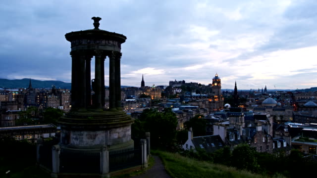Zeitraffer-der-Sonnenuntergang-über-Edinburgh,-Schottland