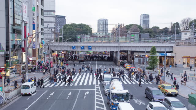 Time-lapse-of-Pedestrians-crossing-at-Ueno-station-Tokyo