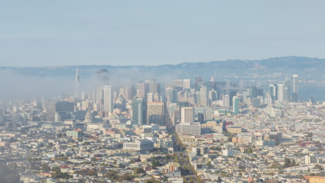Timelapse-del-día-medio-de-centro-de-la-ciudad-de-San-Francisco-con-niebla
