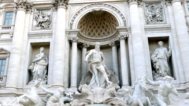 Detail-of-famous-Trevi-Fountain-in-4K-footage