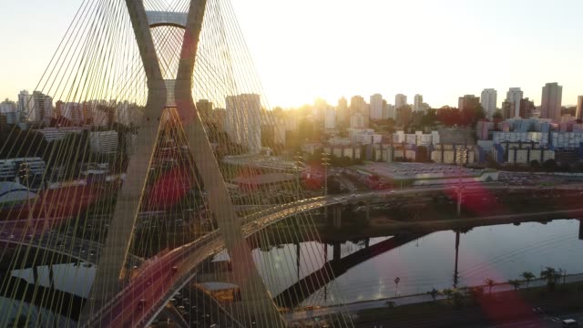 Vista-aérea-de-Puente-Estaiada-en-Sao-Paulo,-Brasil