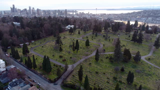 Seattle-Capitol-Hill-Cemetary-and-City-View
