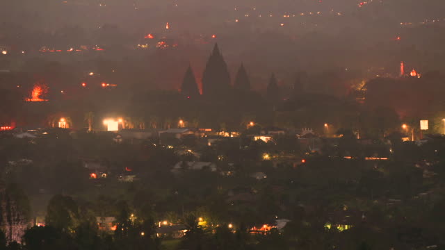 9th-Century-Prambanan-temple-evening-to-night-timelapse,-Indonesia