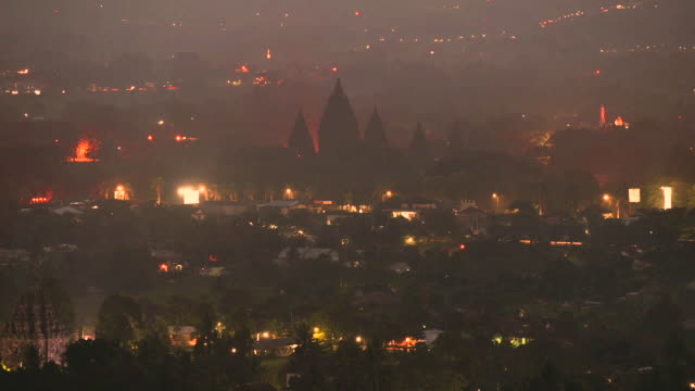 9th-Century-Prambanan-temple-evening-to-night-timelapse,-Indonesia