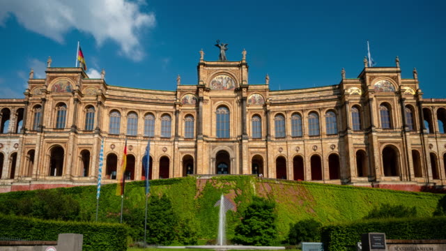 Maximilianeum,-edificio-del-Parlamento-bávaro-(Bayerisches-Landtagsgebaeude),-Munich,-Baviera,-Alemania