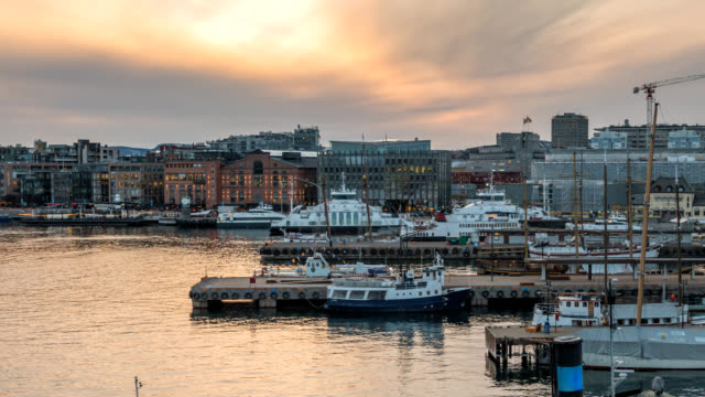 Oslo-Norway-time-lapse-4K,-city-skyline-day-to-night-timelapse-at-harbour