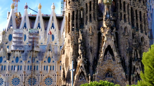 Sagrada-de-Familia-by-Antomio-Gaudi.-Spain