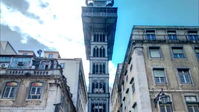 Historisches-Santa-Justa-Aufzug,-mit-dem-lift-in-Lissabon,-Portugal--Elevador-de-Santa-Justa-timelapse