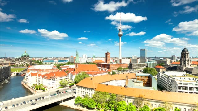 Berlin-Skyline-Stadt-Timelapse-mit-Wolke-Dynamic-in-HD-Deutschland