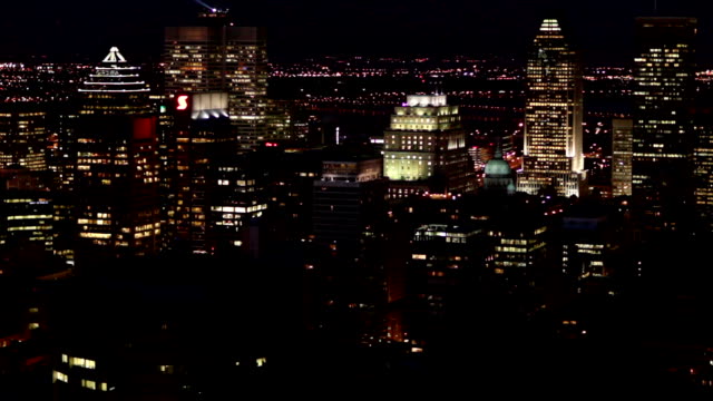 Montreal-city-Skyline-bei-Nacht-vom-Mount-Royal