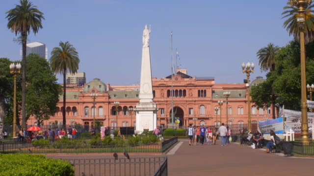 Buenos-Aires-ist-Square-mit-Haus-der-Regierung-in-den-Hintergrund.