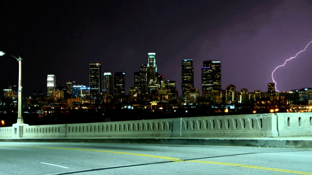 Blitz-Sturm-über-der-Innenstadt-von-Los-Angeles-Timelapse