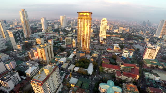 Rascacielos-edificios-en-Manila