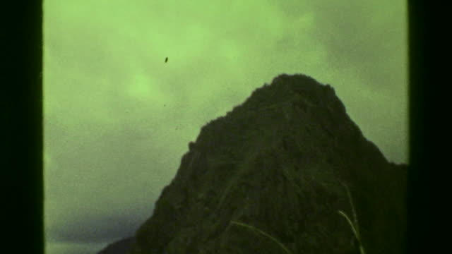 1977:-Stein-Hütte-Machu-Picchu-native-Inka-Zivilisation-Berg-Wolken.