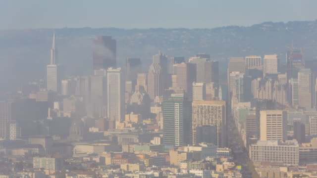 Die-Innenstadt-von-San-Francisco-Fog-Blick-von-Twin-Peaks
