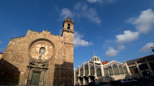 Old-church-and-central-market-in-Valencia