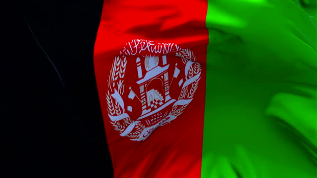 Afghanistan-Fahne-schwenkte-in-Wind-Slow-Motion-Animation.-4K-glatt-realistische-Stoff-Textur-Flagge-weht-an-einem-windigen-Tag-kontinuierliche-nahtlose-Schleife-Hintergrund.