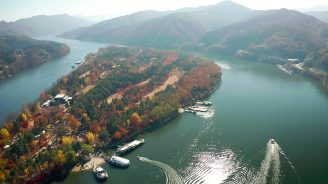 Vista-aérea-otoñal-de-la-isla-de-Nami,-Corea-del-sur