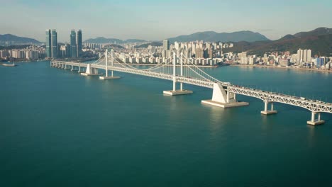 Vista-aérea-de-la-salida-del-puente-de-Gwangan