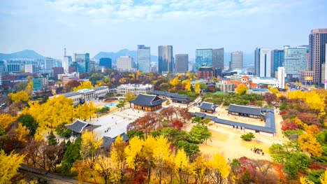 Timelapse-Autumn-of-Deoksugung-royal-palace-and-Seoul-City-Hall-in-Seoul,South-Korea.