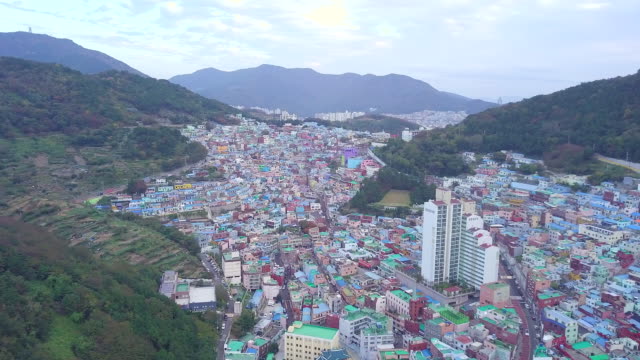 Vista-aérea-de-aldea-de-la-cultura-en-Busan-Corea-del-sur
