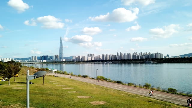 Vista-aérea-del-skyline-de-la-ciudad-de-Seúl-Corea-del-sur.
