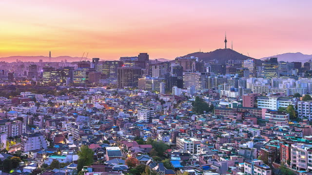 4K-Time-lapse-of-Seoul-tower-among-Seoul-City,-South-Korea